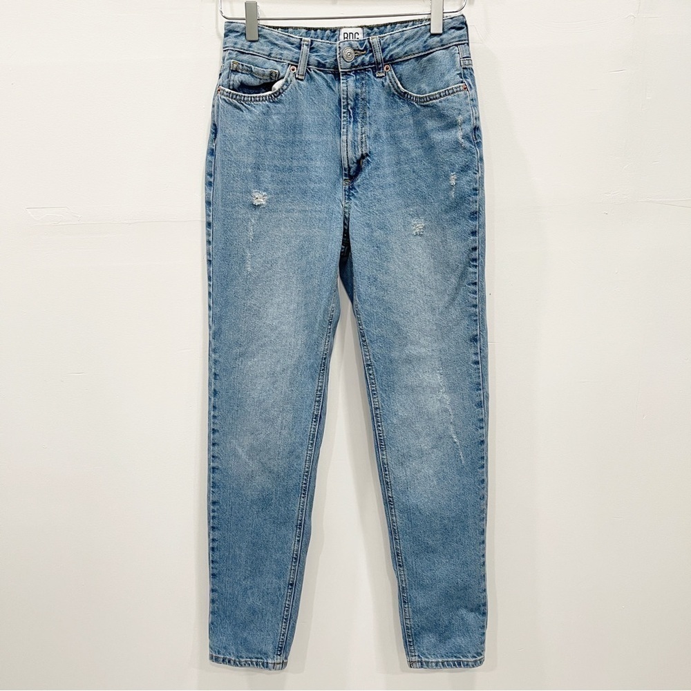 Urban Outfitters BDG High Rise Mom Jeans Light Wash Size 26